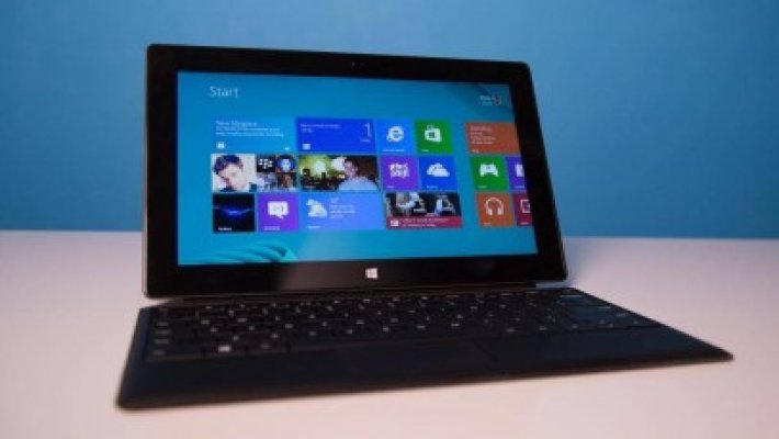 Hibridul Microsoft, Surface Pro 128 GB, s-a vândut în doar câteva ore